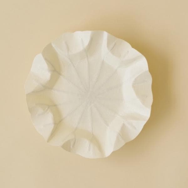Flexible Hanji-Papierschale Lotusblatt (S) Weiß – Ablage / Servierschale aus traditionellem Hanji-Papier