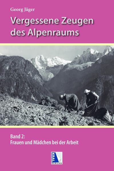 Frauen und Mädchen bei der Arbeit in den Alpen
